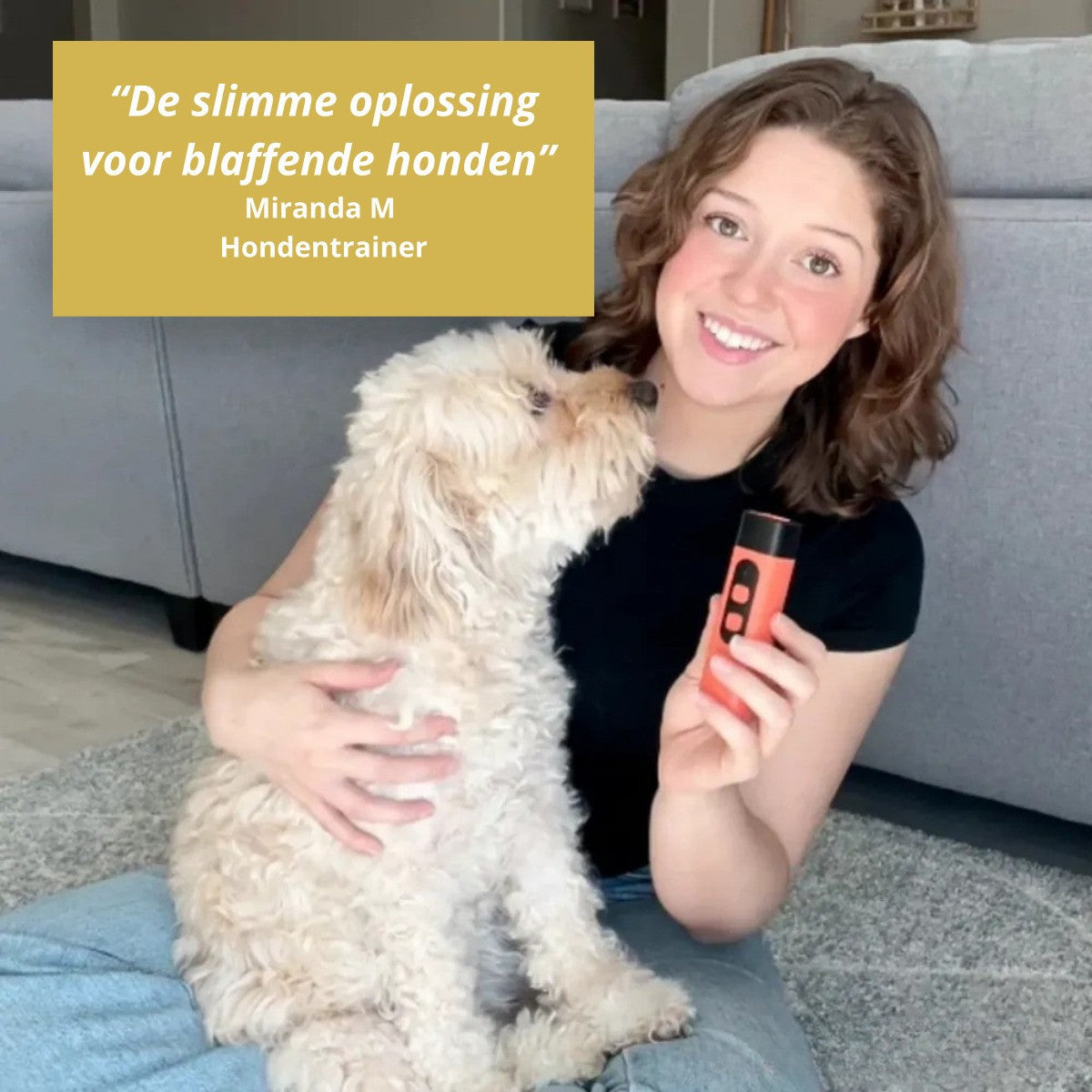 CalmTrainer ultrasone hondentrainer bij vrouw met krullerige witte hond, quote van hondentrainer