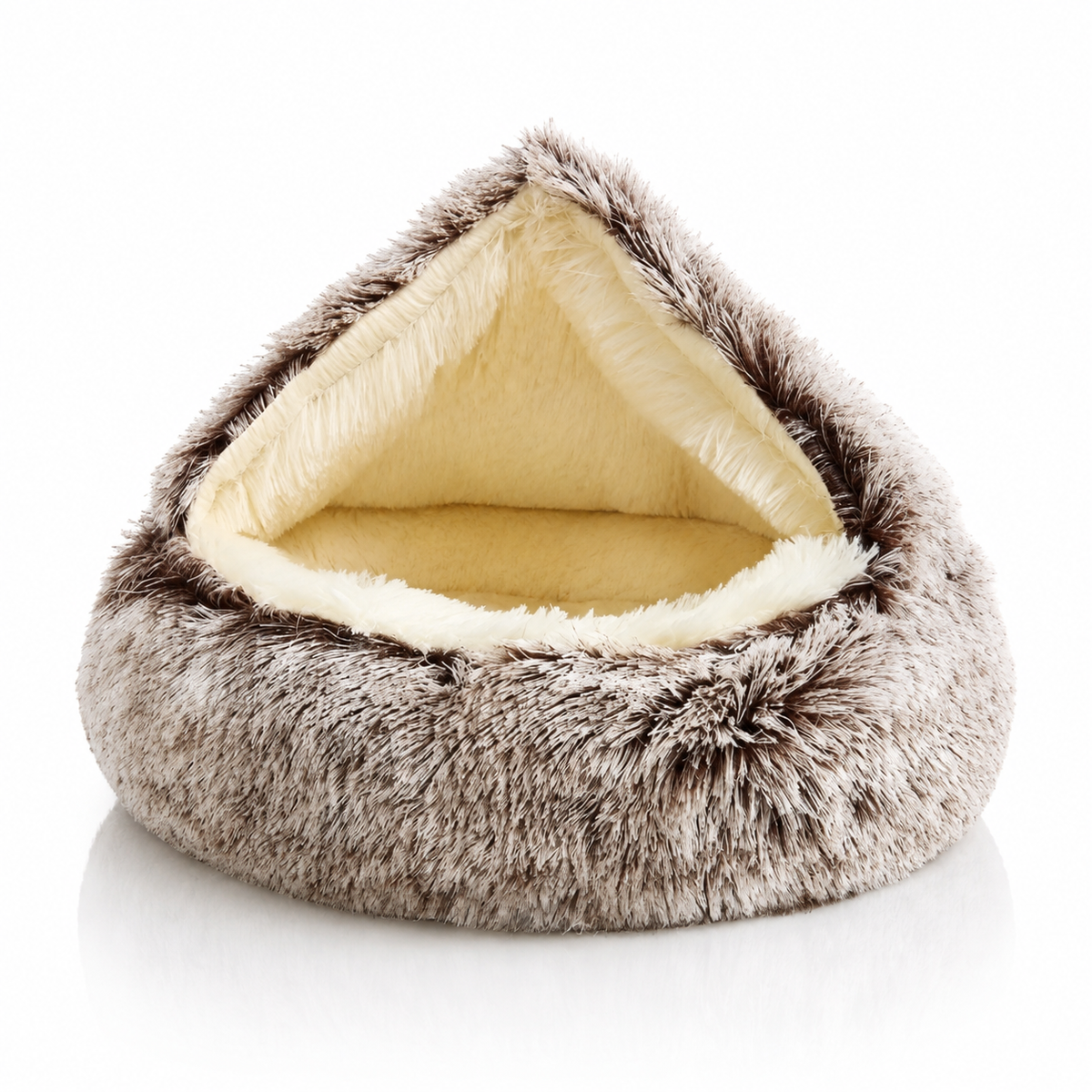PetNest honden- en kattenbed bruin-taupe met beschermende kap — productfoto op witte achtergrond