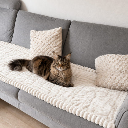 SofaGuard beschermkleed wit op de bank