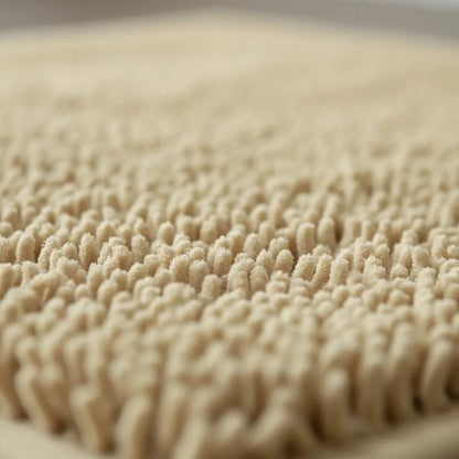 Droogloopmat hond beige — chenille lussen van dichtbij