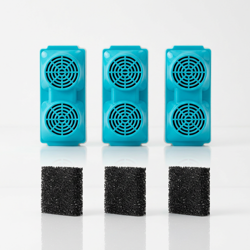 Vervangingsfilters AquaFlow drinkfontein hond — 3 koolstoffilters en 3 sponzen op witte achtergrond