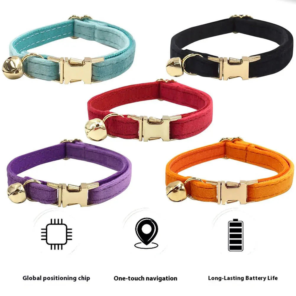 Bluetooth tracker hond kat — lifestyle foto met hond en tracker om hals