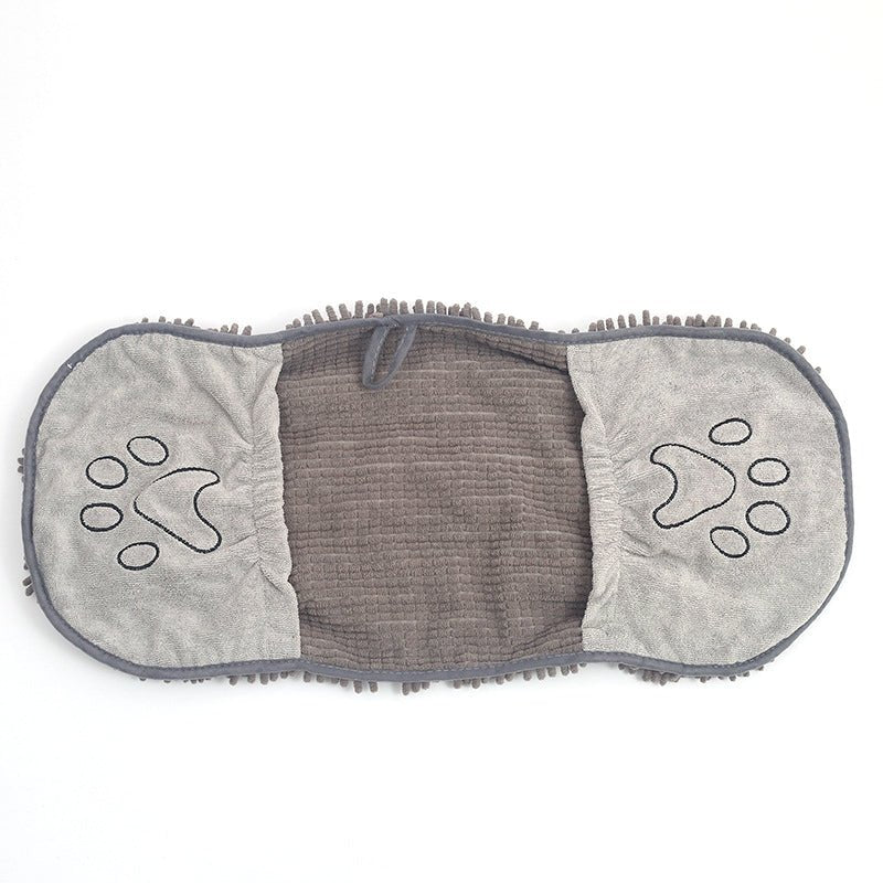 DryPaw drooghanddoek — compact opgerold voor reizen en kamperen met hond