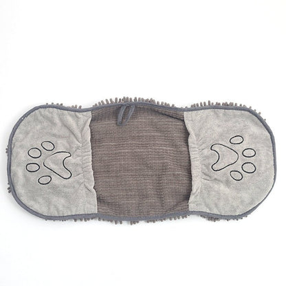 DryPaw drooghanddoek — compact opgerold voor reizen en kamperen met hond